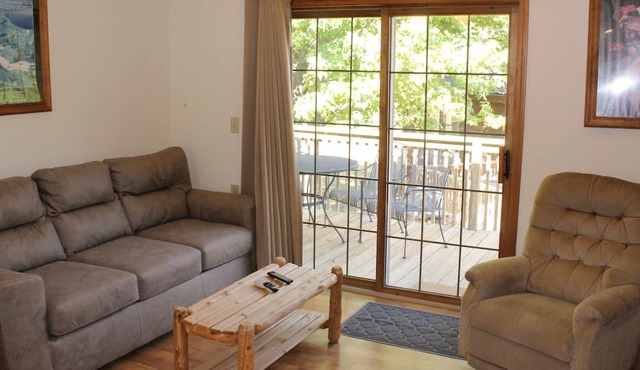 Stones Throw from Giant City Park, Wineries, Hiking, Biking, Hunting and more. in Makanda