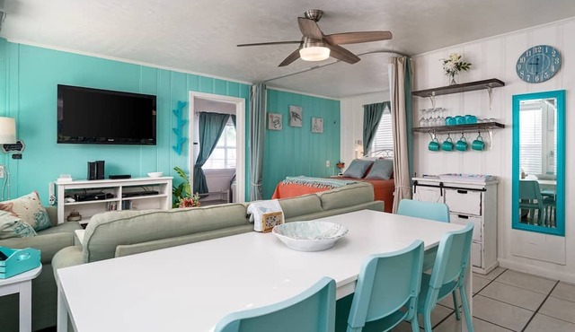 Sun Harbor Cottages by Miss Kitty’s in Rockport