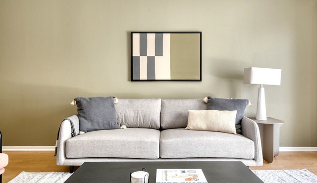 Upscale Burbank 2BR w/BBQ, Gym & Pool, near TJ & WF, by Blueground in Los Angeles