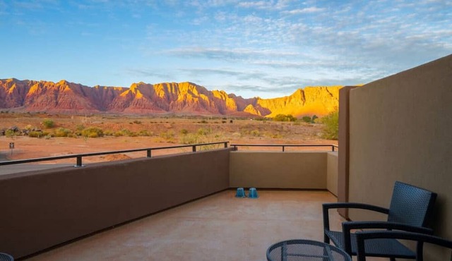 Modern Desert Dwelling W/Garage in Ivins