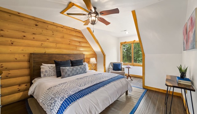 Cabin, Pool, Hot Tub, Wineries and Mountains Oh My! in Culpeper