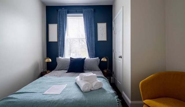 ★ Modern Renovation ★ 10-Bedrooms! Perfect For Large Groups! in Providence