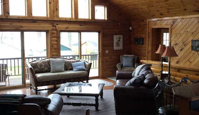 5 Bedroom Log Home on Chautauqua Lake in Mayville