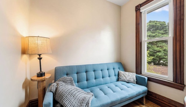 Historic Hewitt Onion Tower apt 2 Studio in central Marquette with sauna access in Marquette