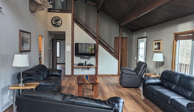 Escape to Serenity at The Covered Bridge Hideaway-The Perfect Vacation Rental! in Fennimore