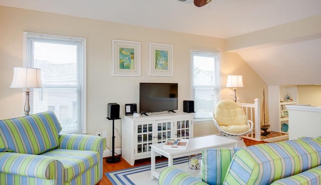 On The Sunny Side: Soundside | Shared Pool in Nags Head