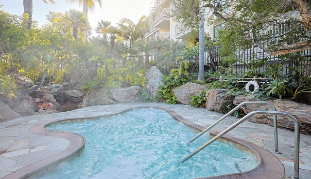 Bright & Beautiful Ocean View 2BR Cottage with Stunning Upgrades in Oceanside