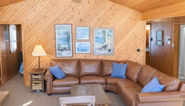 Pine Cottage on Blass Lake in Wisconsin Dells