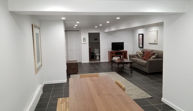 Elegant NYC Pad with Wifi in Queens