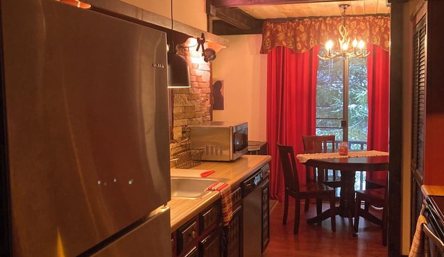 REUNIONS/RETREATS-SLEEPS 42! POOL-BEACH-TAVERN-GAME ROOM-BONFIRE- HIKE-FISH-BOAT in Stony Creek