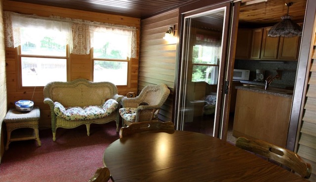 Peace, Privacy and a Pontoon! No steps in home or to water! in Eagle River