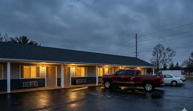 2 Family-Friendly Accommodations near Greenville Square | Free On-site Parking in Bond County