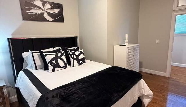 3BR Executive Suite: Extended,Relocation & Renovation Stays Pet-Friendly in Boston