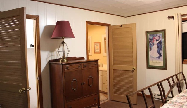 Cedarwood, Rent 3 Get one Free Nov. 1 - May 31st! - Fish Creek, Family Friendly in Fish Creek