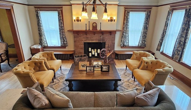 Historic, 4-bedroom house in charming Hartford in Hartford