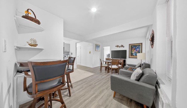 Gorgeous 3-bedroom apartment with AC in vibrant Flushing in flushing
