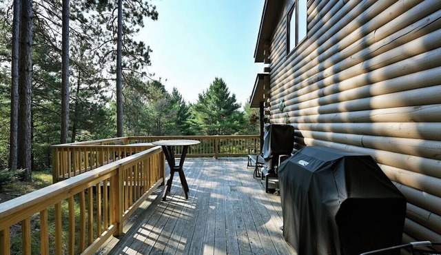 Namekagon Pines Retreat a 3 bedroom Log Home Near Mt. Telemark in Cable
