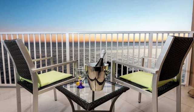 Modern and Bright Remodeled Oceanfront 2bedroom Condo in Key Colony Beach