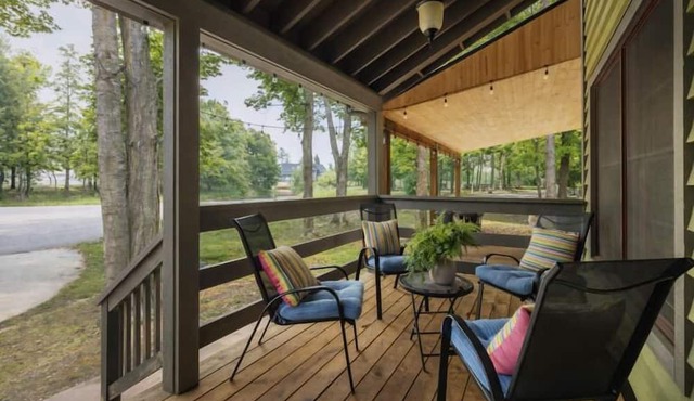 Dollybrook 6: Sled Loft | Hot Tub & Pool in Fennville
