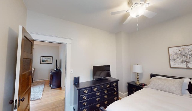 Charming Lower Near Hospitals/Green Bay/Astor in Green Bay