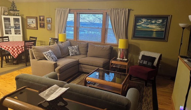 Private And Secluded Rental On the Kalamazoo River - Saugatuck-Douglas-Fennville in Fennville