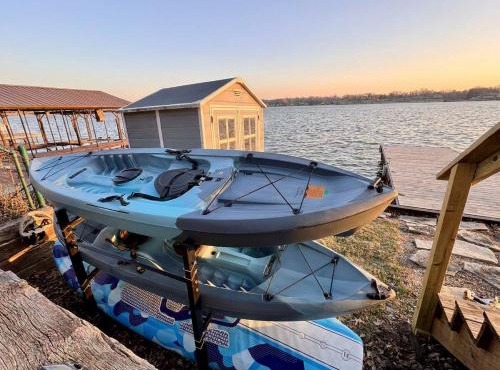 Cozy lakefront Aframe w hot tub & dock in Decatur