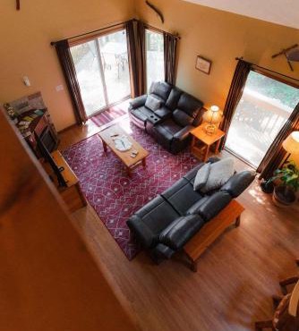 Cheerful Two Bdrm Cabin with Hot Tub & Pet Friendly in Rockbridge