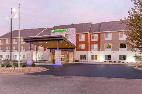 Holiday Inn Express & Suites Chicago West - St Charles by IHG in Saint Charles