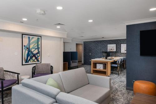 Staybridge Suites Madison East Ihg Hotel 